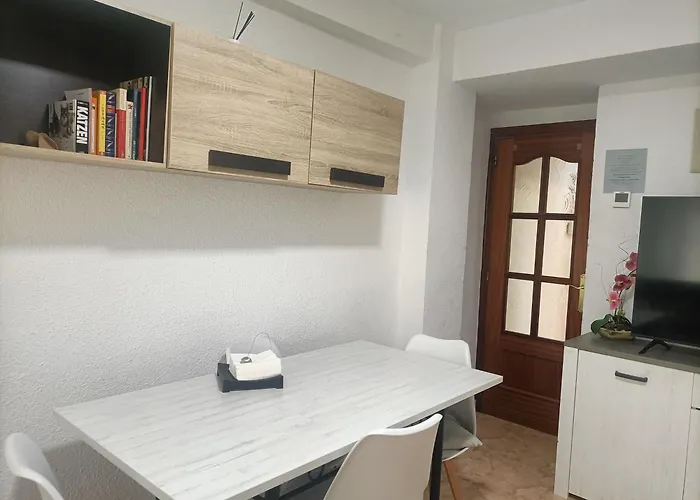 Espacioso Frente Al Corte Ingles Con Plaza De Garaje Gratis - Vu75 *